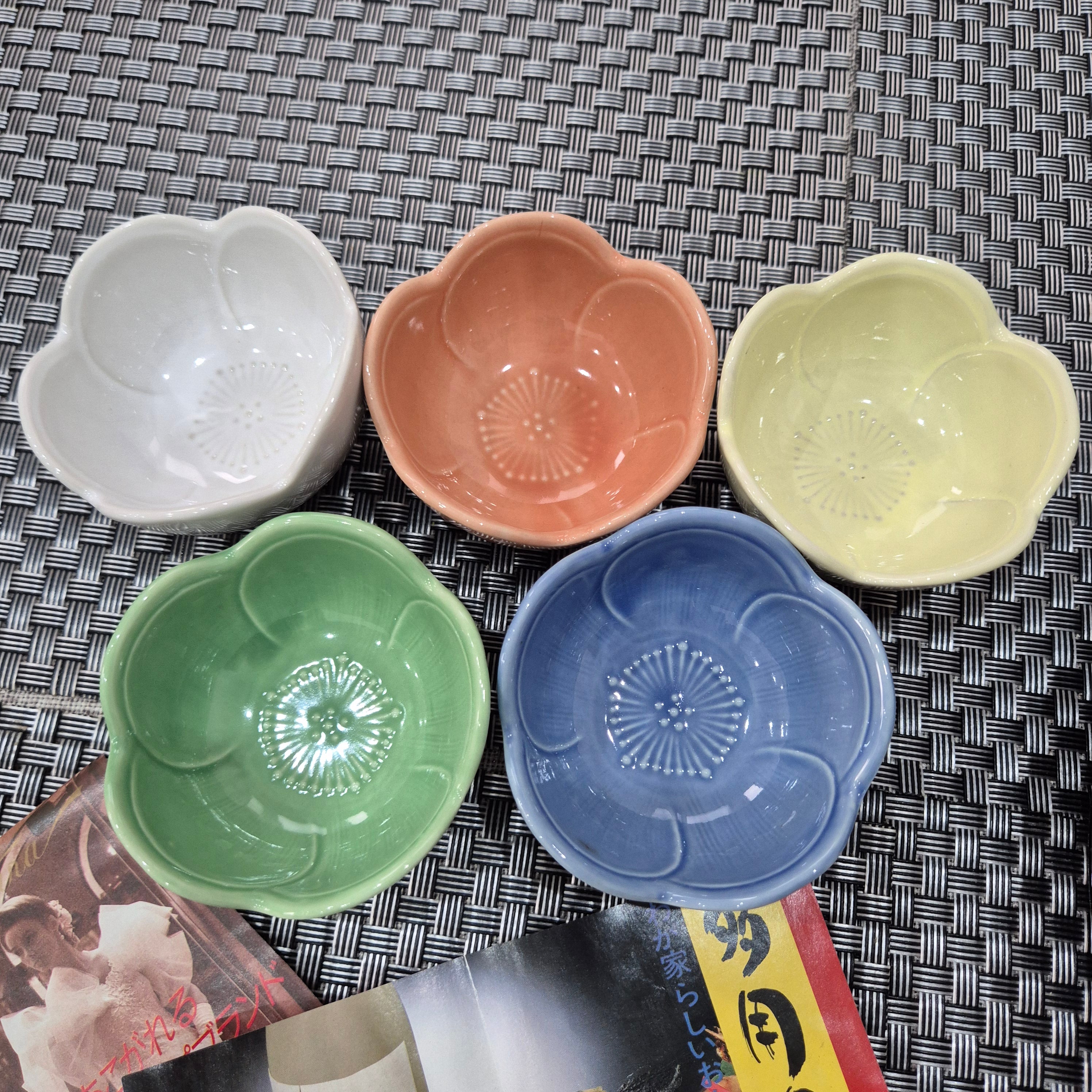 Yumi Katsura Lacquerware Bowl Set of 5 with Chopsticks & Rest Unused